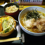 日向亭 - 「おろしうどん（冷）」770円＋「サラダセット」150円