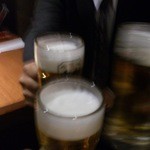 腹八分目 - 4人で乾杯