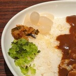 欧風カレー ソレイユ - 欧風カレーの王道の付け合せ