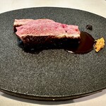 レミニセンス - この日は、なんと言ってもメインの鴨が素晴らしかった！柔らかくレアなのに、火が均一に入っています。何もつけなくても充分、皮目と一緒に頂くのが、お勧め♡