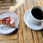 森彦 - オススメの苺とルバーブのタルトとイチオシのコーヒー