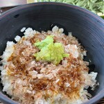 わさび園　かどや - で、醤油をかけて