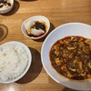 高井戸麻婆 TABLE - 料理写真:麻婆豆腐に水餃子