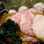 王道家直系 家系ラーメン がく - 