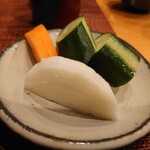 鰻 にしはら - お漬物[浅漬の山芋]美味しかったぁ♡( *´艸｀)1切れ食べてから、パシャり️♡