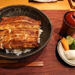 鰻 にしはら - 肝吸いの蓋あける前( *´艸｀)山芋[漬物]が未だ2切れ有る写真です(*´σｰ｀)