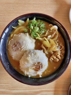 Kanakuma mochi - カレーに餡餅入れている妻。