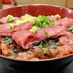 しづき - 特上丼はマグロ2層構造