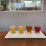 GROUNDTAP BREWERY TAP ROOM - ←から、HAZY IPA、HAZY IPA、DOUBLE IPA、STRAWBERRY STOUT。