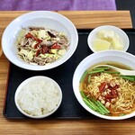 台湾料理 味鮮園 - 蒸し鶏あんかけランチ