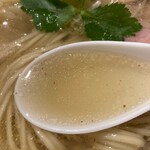 麺屋 おやゆび - アッサリしながらもコクがある
            