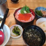 大衆食堂 てんぐ大ホール - いくらねぎとろおひつご飯 磯吉セット付