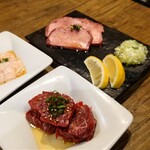 ホルモン焼肉 はやぶさ - 