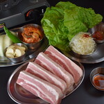 Teppan-yaki Samgyeopsal (1 portion) *Orders can be made for 2 or more people