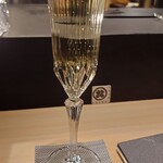 赤坂 鮨大谷 - 乾杯はスパークリングワイン
