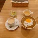 Mikawatei - ●高等ライス　　900円
                      
                      ●ご飯大盛り　＋100円
                      
                      ●食後のコーヒー　150円
                      
                      を注文してみた