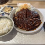 Nagoya Meibutsu Misokatsu Yabaton - わらじとんかつ定食 1900円