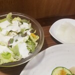 キッチン ブルー グローブ - サラダ、お新香のアップ