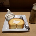 北海道牛乳カステラ - カステラロール ドリンクセット：750円