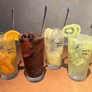 旬の果物をたっぷり使ったフルーツサワーや豊富な日本酒が自慢◎