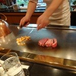 Sutekihausu Hama - 肉を焼き始めます
