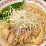 笠岡ラーメン 一元堂 神保町店 - 見た目華やか