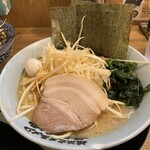 横浜家系ラーメン 剛麺家 - ネギラーメン醤油