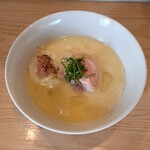 らーめんMAIKAGURA - 白トリュフオイル香る鶏白湯麺  1,260円