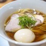 中華そば 馨 - 料理写真:●味玉鶏中華そば（1,100円）。