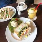 カフェ フロインドリーブ 本店 - 