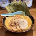 横濱家系ラーメン たくみ家 - 