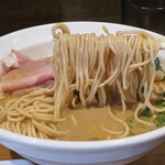 NIBOSHI MANIA - 自家製甘海老煮干とアサリの濃厚煮干ソバ 麺リフト
