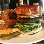 ザ・コーナー ハンバーガー＆サルーン - 