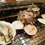 かき小屋 - サザエ・はまぐり