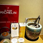 鮨　いの - ミシュラン、ゴ・エ・ミヨ、100名店。 受賞の数々。 十分に納得できる実力の鮨屋です。