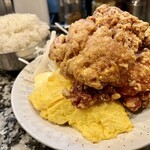 らーめんコーさん - 唐揚定食、ごはん中