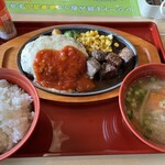 Joifuru - ランチタイム（10時〜15時）はライスかパンが無料です。豚汁は単品で税込218円。