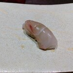 鮨裕 - 横浜小柴の真鯛  昆布〆♪