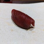 鮨裕 - 勝浦チャンキ漁  生本鮪赤身 周りみがき♪