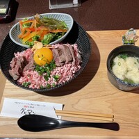 馬刺しと焼き鳥 グルマン三年坂 - 