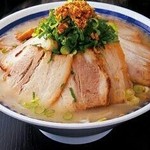 くろいわラーメン - 桜島大噴火ラーメン 1050円(チャーシュー10枚入り)