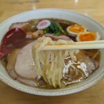 Tora Shokudou - 麺は手打ちの平打ち縮れ麺