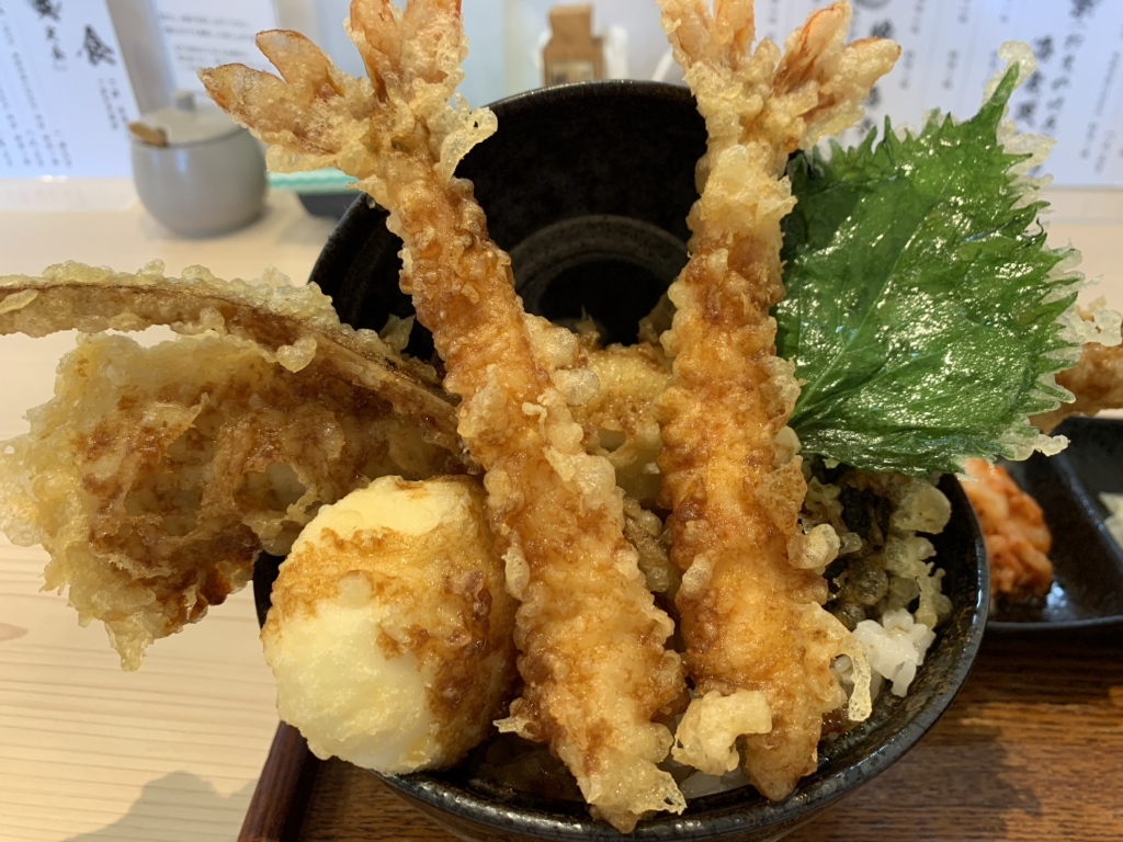 天丼 ズワイガニ天丼タワー！青森駅前「天じゅん」で炙り