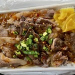 ZOZOマリンスタジアム - 外周グルメ　ジビエ丼　猪肉と牛肉　白飯が大量で食べ切れません。