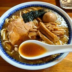 Jikasei Chuukasoba Toshioka - 動物系＋魚介系のスープ
