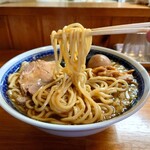 Jikasei Chuukasoba Toshioka - 自家製の中太麺