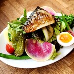 Yohak - 塩鯖と季節野菜のサラダ