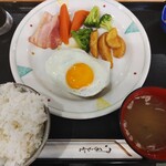 伯爵邸 - ベーコンエッグハンバーグ定食（1000円）