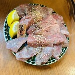 焼肉ホルモン大衆酒場 真 肉焼屋 - 