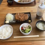 ひこま豚食堂＆精肉店 Boodeli - 